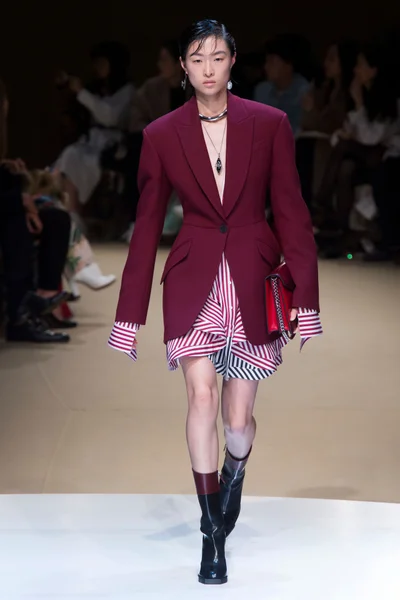 Look 9